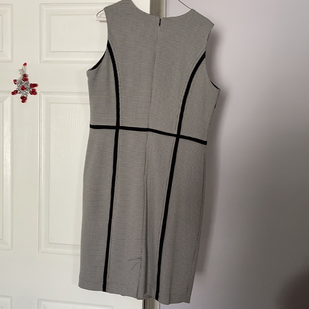 Dress - Picture 2 of 4